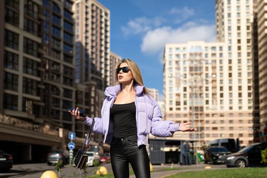 a woman spreading her arms to the sides is surprised to get lost in a residential area.