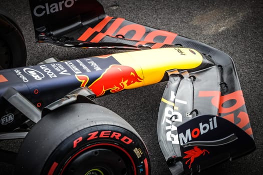 MELBOURNE, AUSTRALIA - APRIL 01: Max Verstappen of the Netherlands drives the Oracle Red Bull Racing RB19 during qualifying at the 2023 Australian Grand Prix at Albert Park in Melbourne, Australia