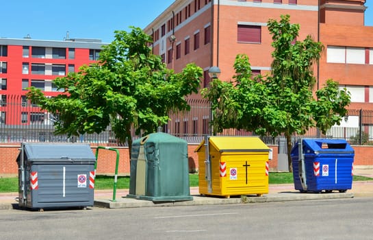 Garbage containers of different colors for different purposes