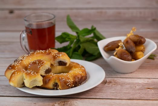 Recipe Maarouk of Aleppo, soft brioche with date paste, High quality photo
