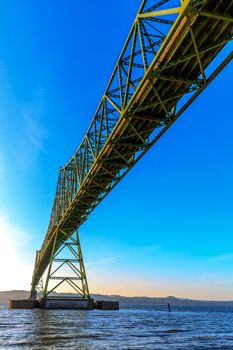 This bridge connects the states of Washington and Oregon at the mouth of the Columbia River.