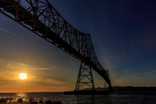 This bridge connects the states of Washington and Oregon at the mouth of the Columbia River.
