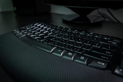 Keyboard with letters in Hebrew and English - Wireless keyboard - Dark atmosphere