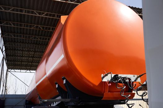 Special vehicle for transporting water and other technical fluids