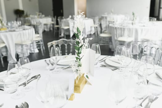 The wedding table decor with dried flower arrangement