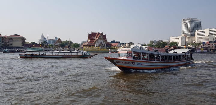 sky,watercraft,ship,water,boat,vehicle,lake,ferry,river,sea,transport,waterway