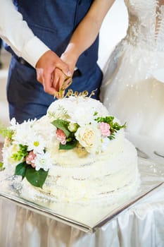 Beautiful and sweet wedding cake for newlyweds