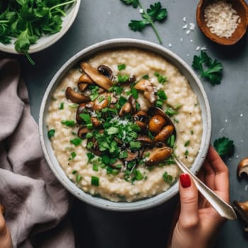 Risotto with champignons and parsley in a bowl (ID: 001291)