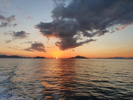 blue,calm,cloud,daytime,horizon,nature,ocean,sea,sky,sound,water