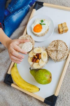 Delicious dry breakfasts. Fitness bread for a quick snack. Rice cakes