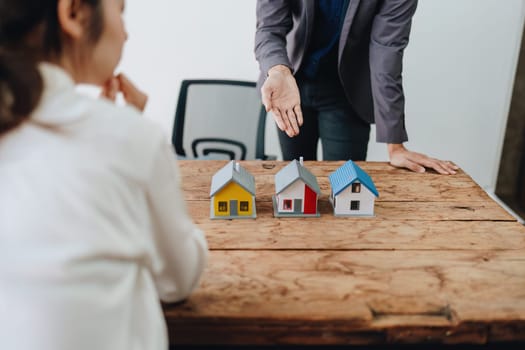 Real estate company to buy houses and land are delivering keys and houses to customers after agreeing to make a home