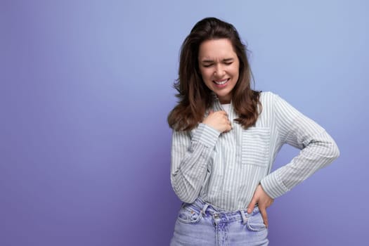 pretty young brunette lady with chic well-groomed thick hair.