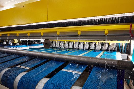 Process of working on automatic machine for dirty carpet washing and dry cleaning