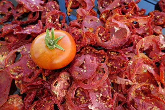 dried tomatoes,close-up dried tomatoes, homemade sun-dried tomatoes,close-up organic dried tomatoes,