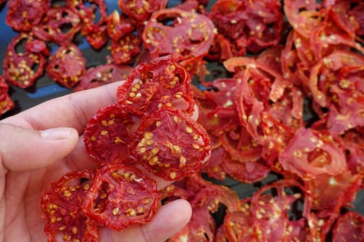 healthy foods,dried tomatoes,close-up dried tomatoes,