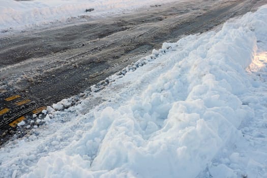 Snowing Road Ice Holded and Via Vehicles Come, Traffic Questions, Winter and Transportation Problems in Winter,