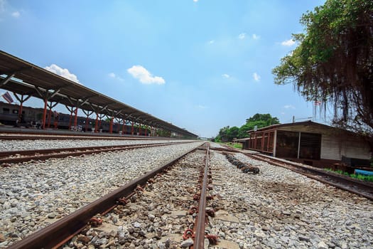 Thailand's railways are used for travel. Transport goods by train route