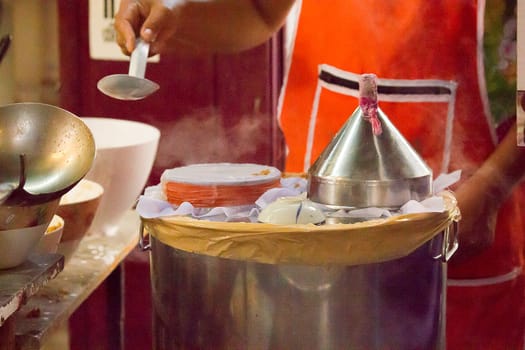 Thai steamed rice-skin dumplings