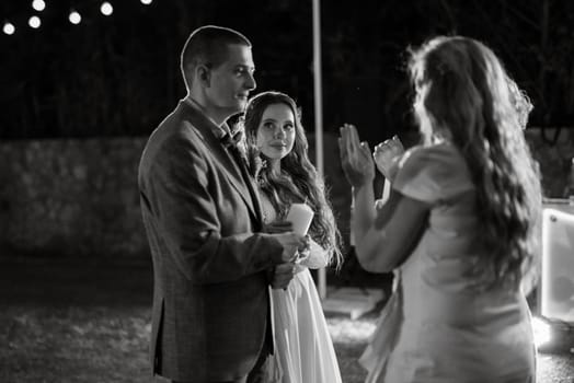 transfer of wedding fire with the help of candles from mothers to the newlyweds