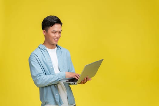 Young businessmanread on the notebook computer