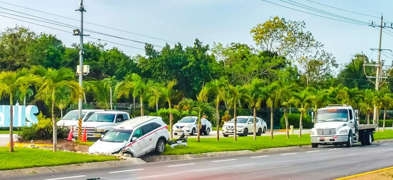 Playa del Carmen Quintana Roo Mexico 30. April 2023 Serious car accident Crash between taxi and car on the motorway in Playa del Carmen Quintana Roo Mexico.