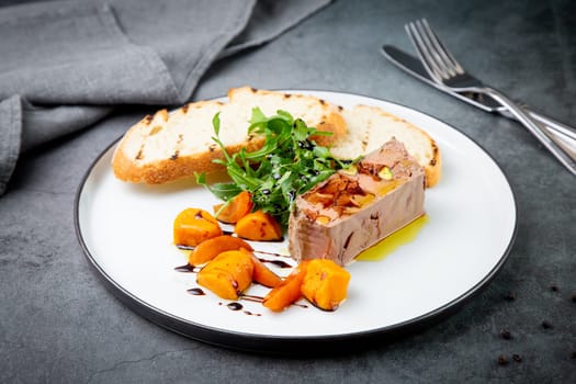 arugula with crusty bread and pate sauce