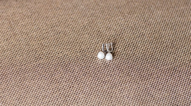 Pair of earrings with pearls, Beautiful Wedding Jewelry