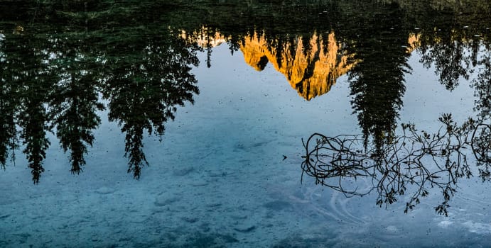 Clear Mountain View Scene Reflection Pool