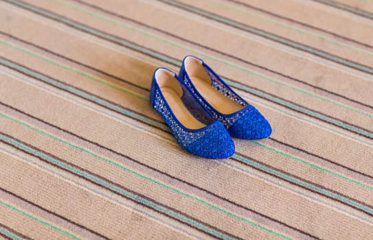 Elegant blue flat shoes for women in stones