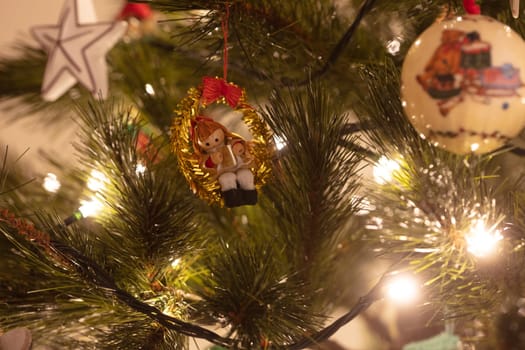 Australian Christmas decorations on a tree in the holiday period