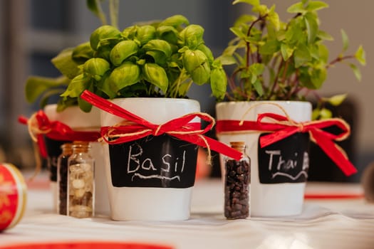 Australian table decorations for Christmas for a large family gathering