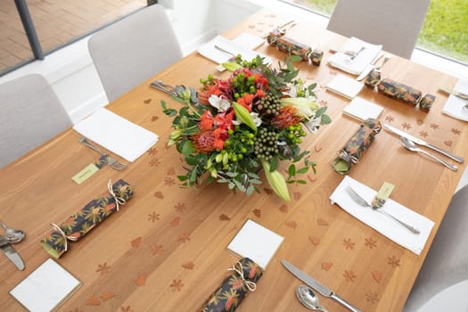 Australian table decorations and flowers for Christmas for a large family gathering