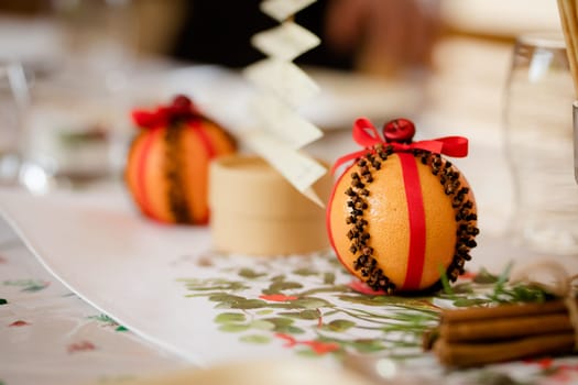 Australian table decorations for Christmas for a large family gathering