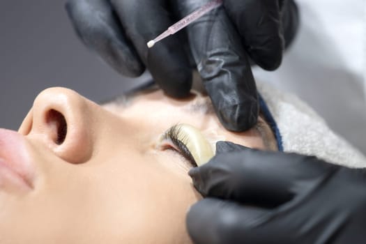 eyelash extensions, hair vibrating process, beauty saloon