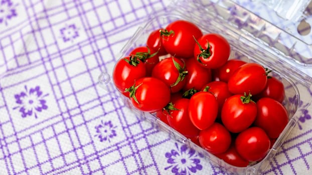 Selective focus on ripe delicious cherry tomatoes, close up