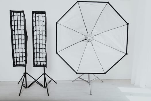 Flash on a white background in the Photo Studio SOFTBOX equipment