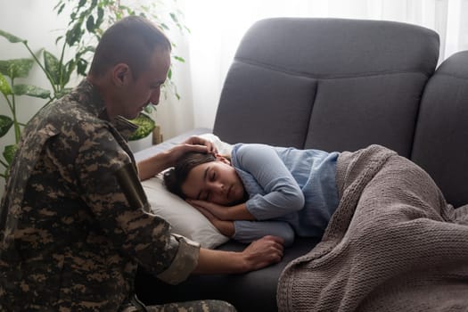 Soldier surprises his daughter with his arrival at home.