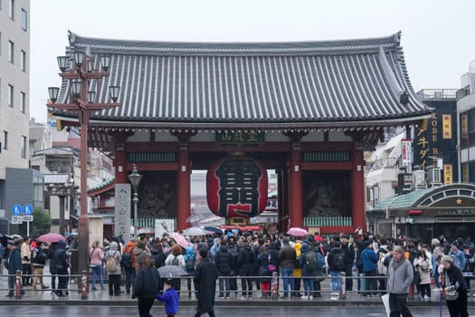 ASAKUSA, TOKYO, JAPAN - NOV 26, 2023 : Kaminarimon of Sensoji in Asakusa area. Asakusa temple.