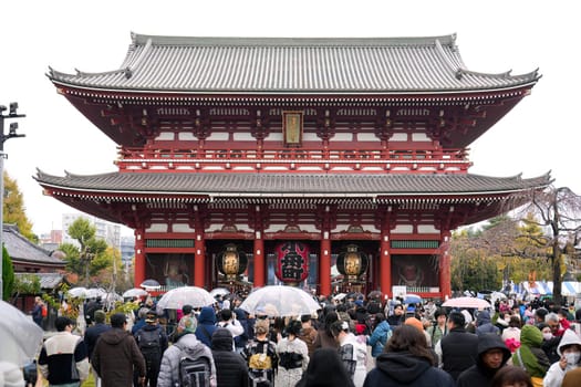 ASAKUSA, TOKYO, JAPAN - NOV 26, 2023 : Kaminarimon of Sensoji in Asakusa area. Asakusa temple.