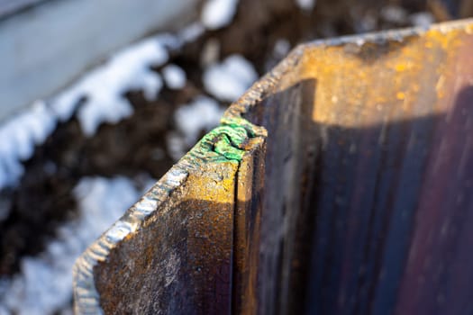 Detail of a sheet pile retaining wall locking system.