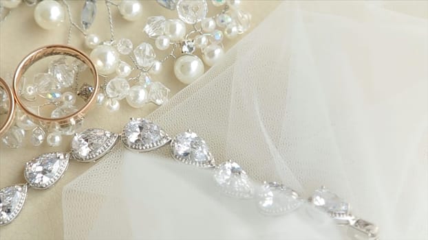 Wedding rings and rose. Jewelry and rings HD