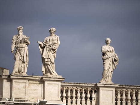 saint peter basilica rome detail of statue on columns roof