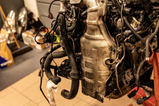 Close-up photo of a dismantled diesel engine's particulate filter, symbolizing essential FAP maintenance.