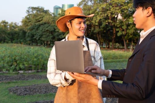 Eco-business company empower farmer with eco-friendly farming practice and clean agricultural technology. Cultivate sustainable farming methods as commitment to environment for greener future.Gyre