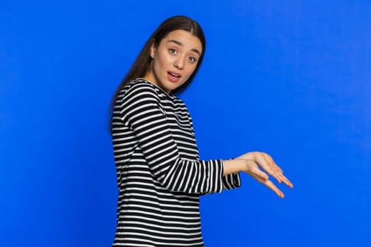 Woman raising hands asking what why reason of failure, demonstrating disbelief irritation by troubles trendy social media meme anti lifehacks ridicules people who complicate simple tasks for no reason