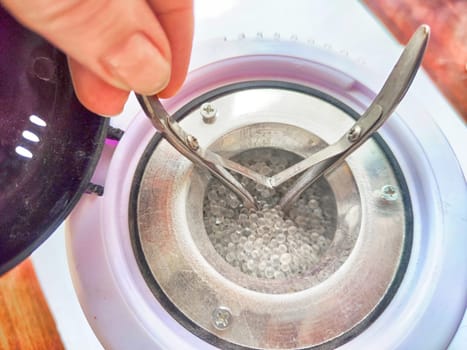 Tool for high-temperature sterilization and cleaning of metal manicure tools. Sterilization of nail clippers at home or in a beauty salon
