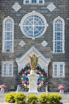 jesus gold statue in Quebec Canada