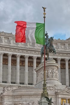 Rome unknow soldier roman statue  and italian flag