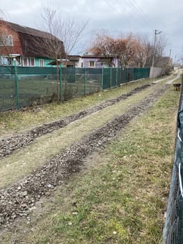 Construction of road filling the with gravel