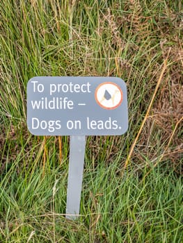 Please keep your dog on a lead information to protect wildlife.